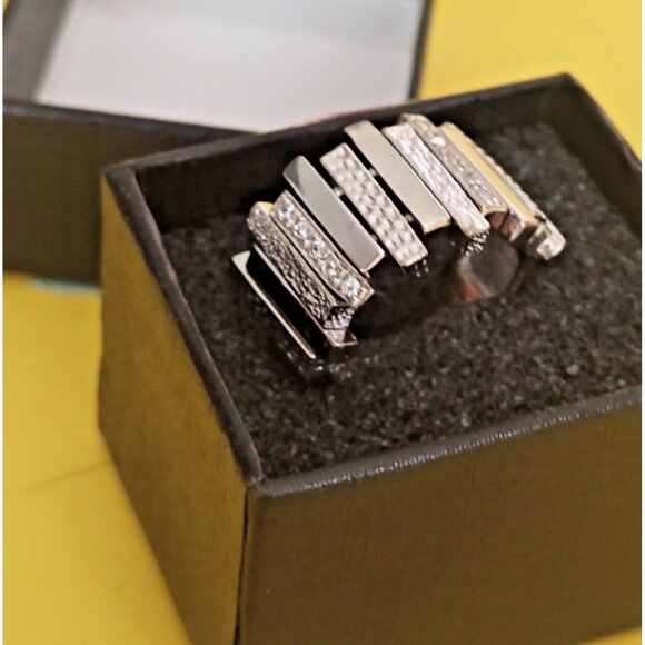 925 Sterling Silver Women's Ring size 5 Cubic Zirconia  Iced Baguette - Picture 1 of 10